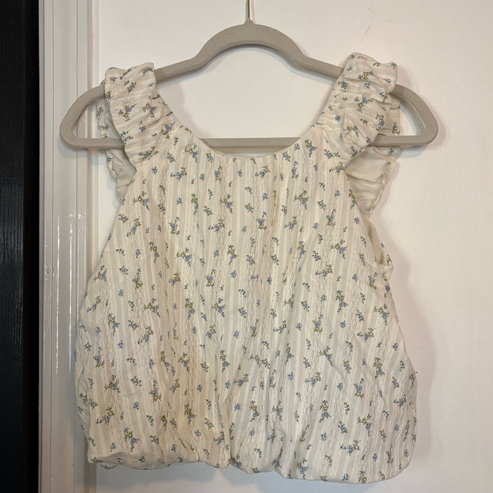 Women’s Size Small Passport Cream and Blue Floral Top